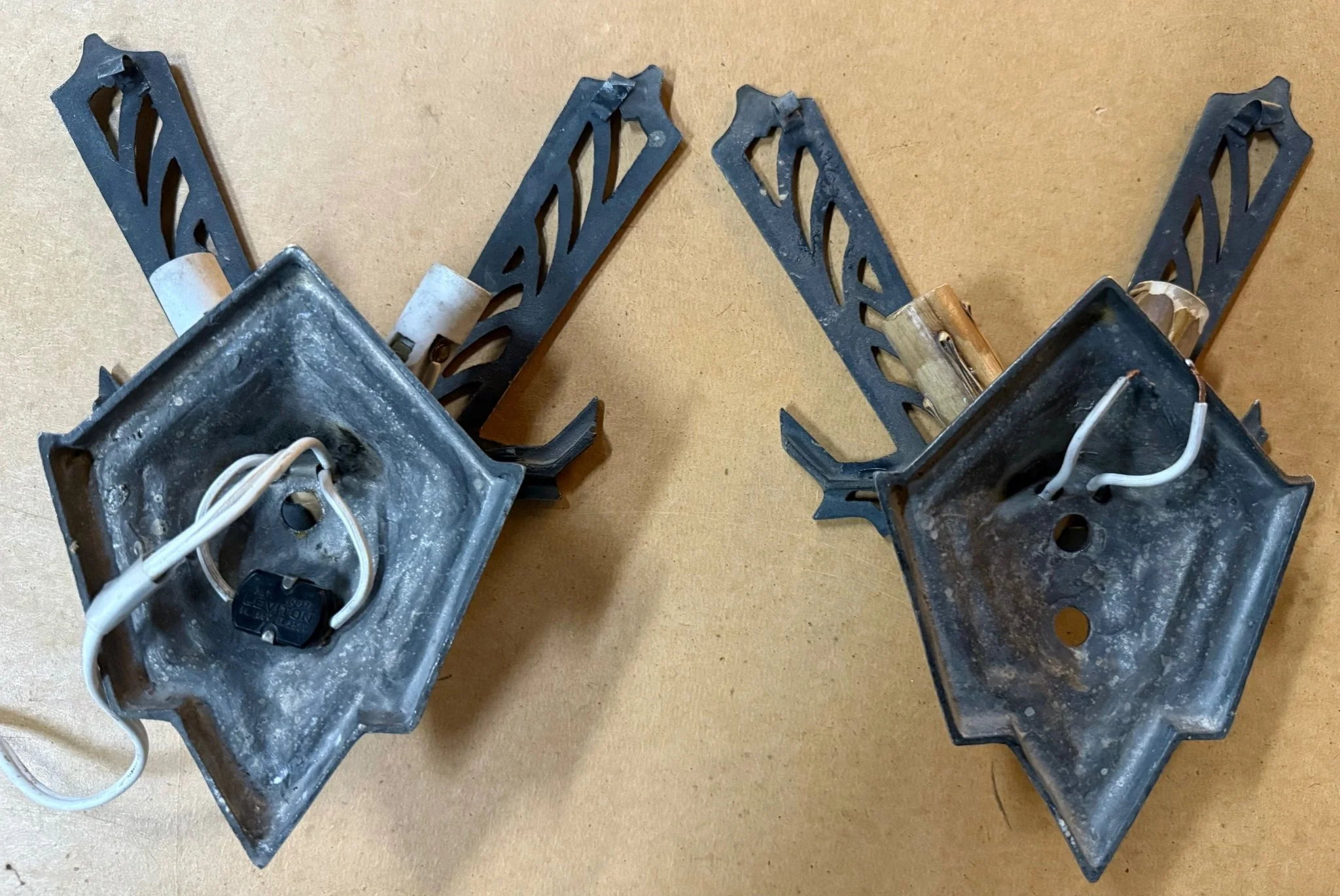 Pair of Art Deco Sconces - Image 3