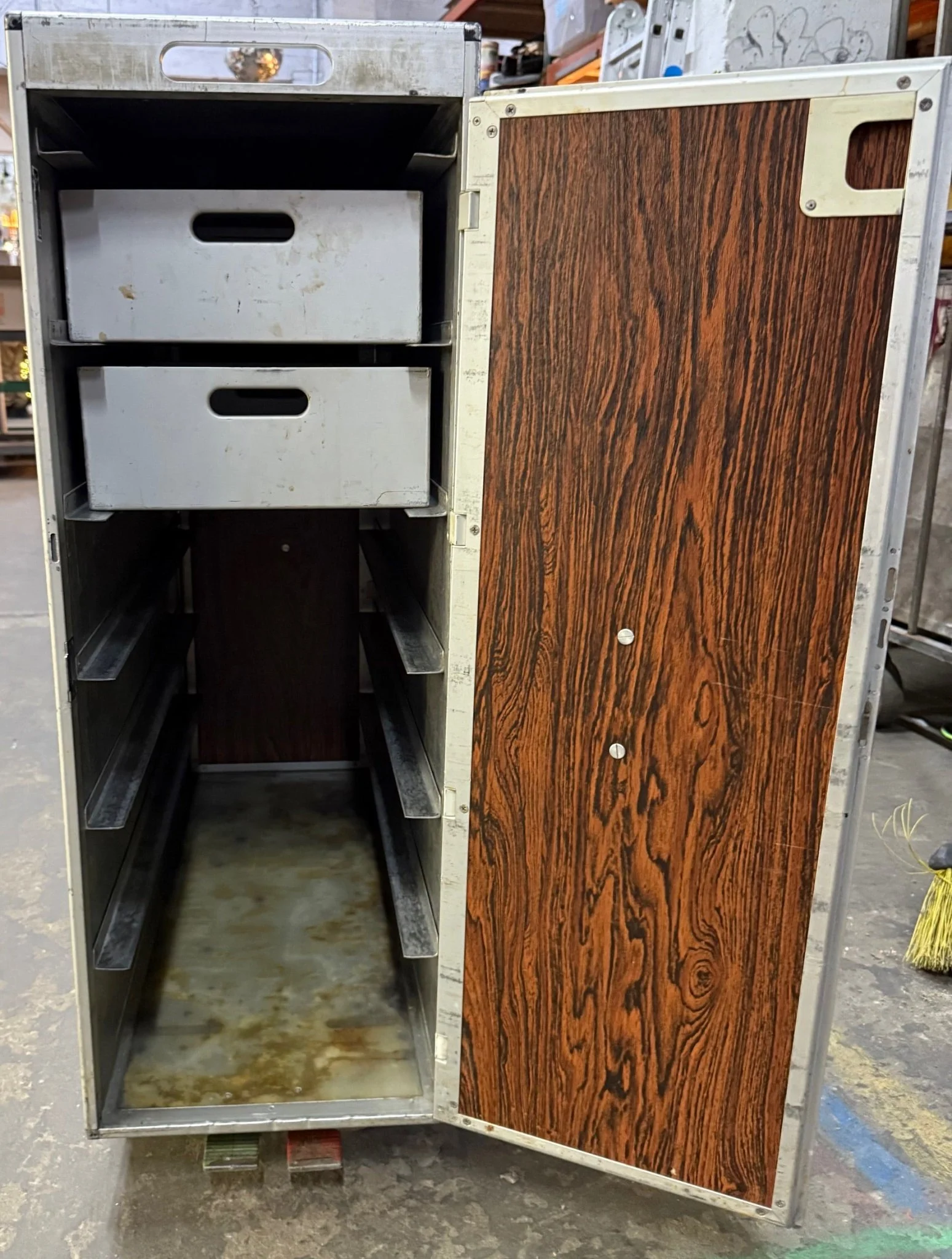 World Airways Liquor Cart